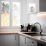 Apartment Cosy & Chill - 10 Min De La - Jardin, Netflix, Terrasse, Fibre & Parking