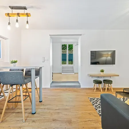 Apartment Cosy & Chill - 10 Min De La - Jardin, Netflix, Terrasse, Fibre & Parking *