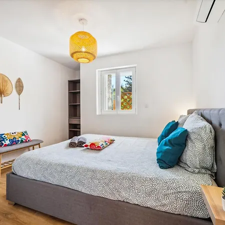 Cosy & Chill - 10 Min De La - Jardin, Netflix, Terrasse, Fibre & Parking * Cagnes-sur-Mer