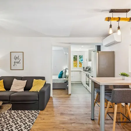 Apartment Cosy & Chill - 10 Min De La - Jardin, Netflix, Terrasse, Fibre & Parking
